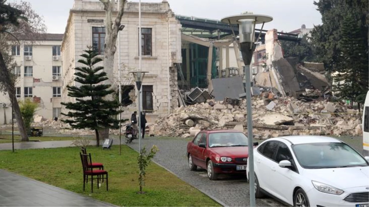 Depremde çöken Hatay Valilik binasının tarihteki büyük önemi! Türkiye Cumhuriyeti\'ne katılma kararı burada alındı
