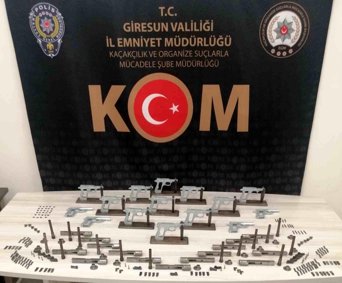 Durdurulan araçtan cephanelik çıktı
