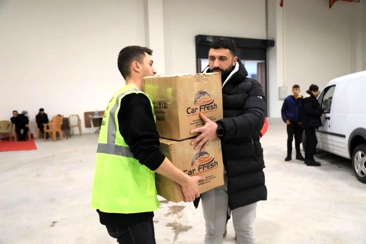 Elazığ Belediyesi\'nden deprem bölgesine destek sürüyor