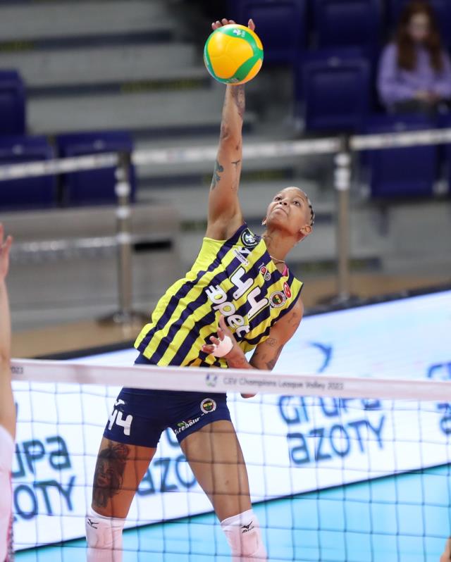 Fenerbahçeli Melissa Vargas'ın yeni saçları sosyal medyayı salladı