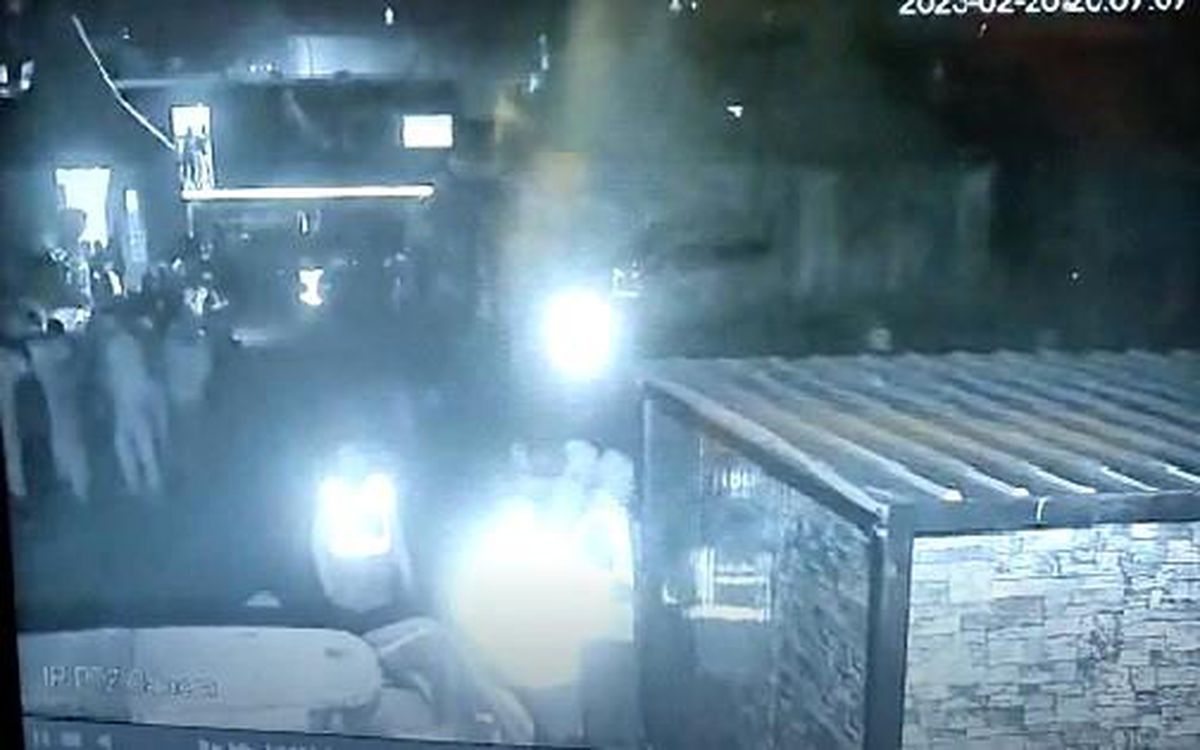 Hatay'daki 6.4'lük deprem afet koordinasyon merkezinin kamerasına yansıdı