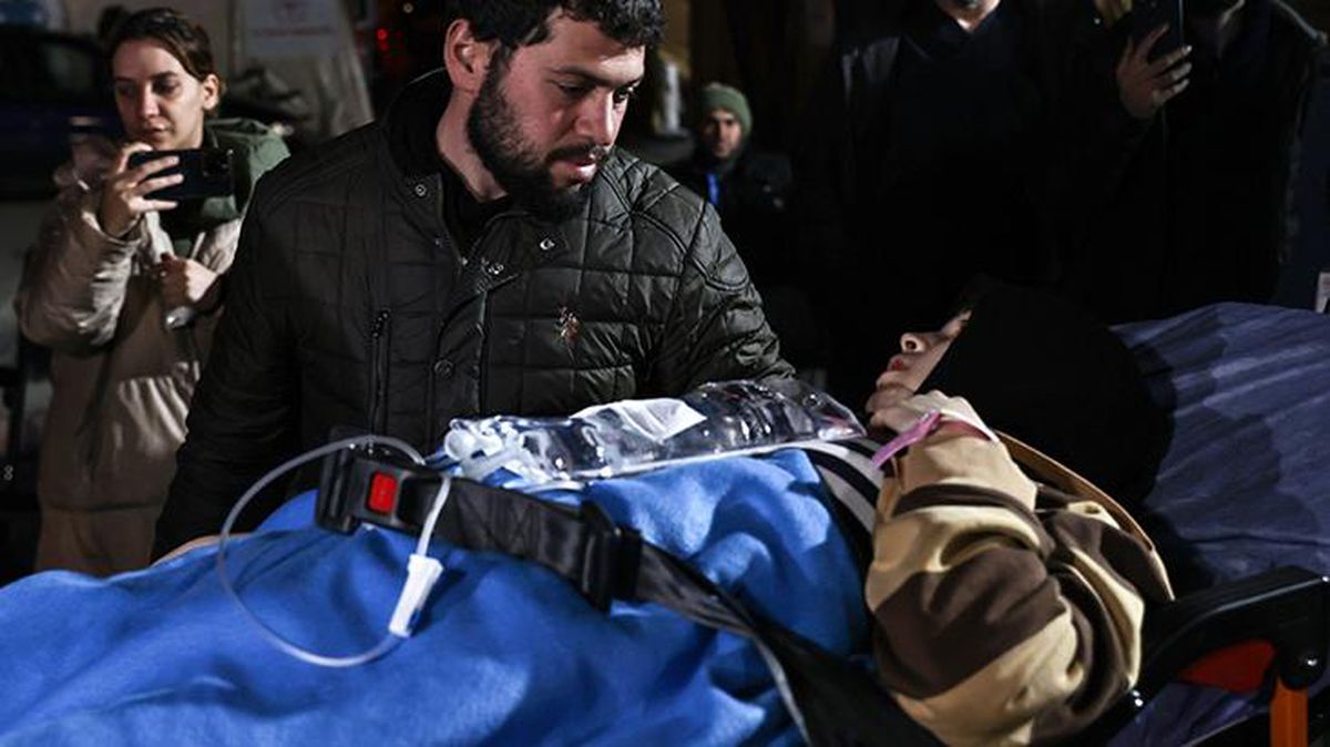 Hatay merkezli depremde fenalaşan hamile kadın sahra hastanesinde doğum yaptı