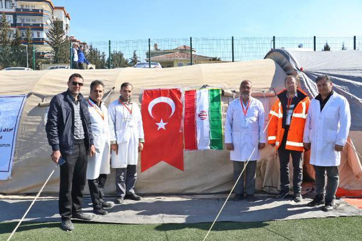 İranlı doktorlar, Adıyaman\'da sahra hastanesi kurdu