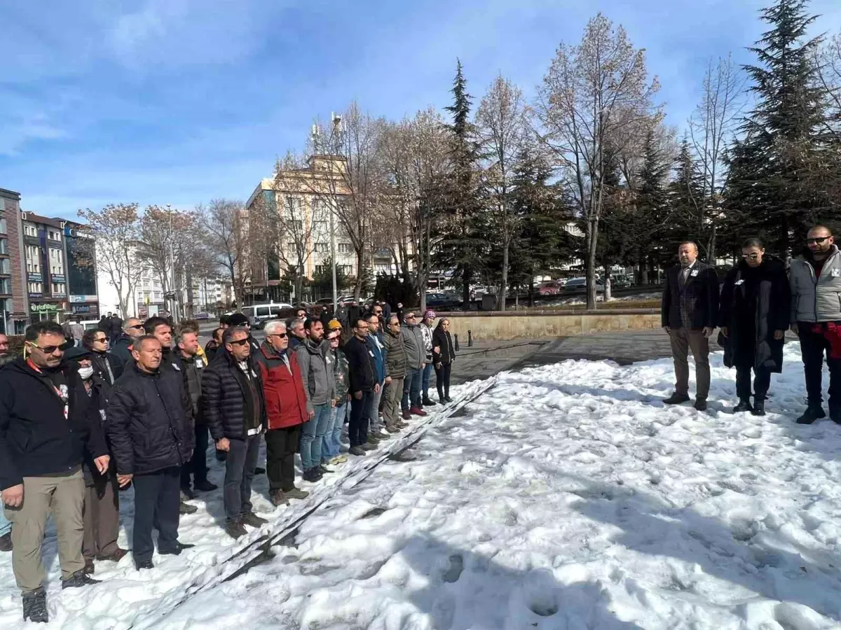 Kapadokya\'da rehberler, depremde kaybettikleri meslektaşlarını andı