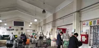 Meslek lisesinde depremzedeler için soba üretiliyor