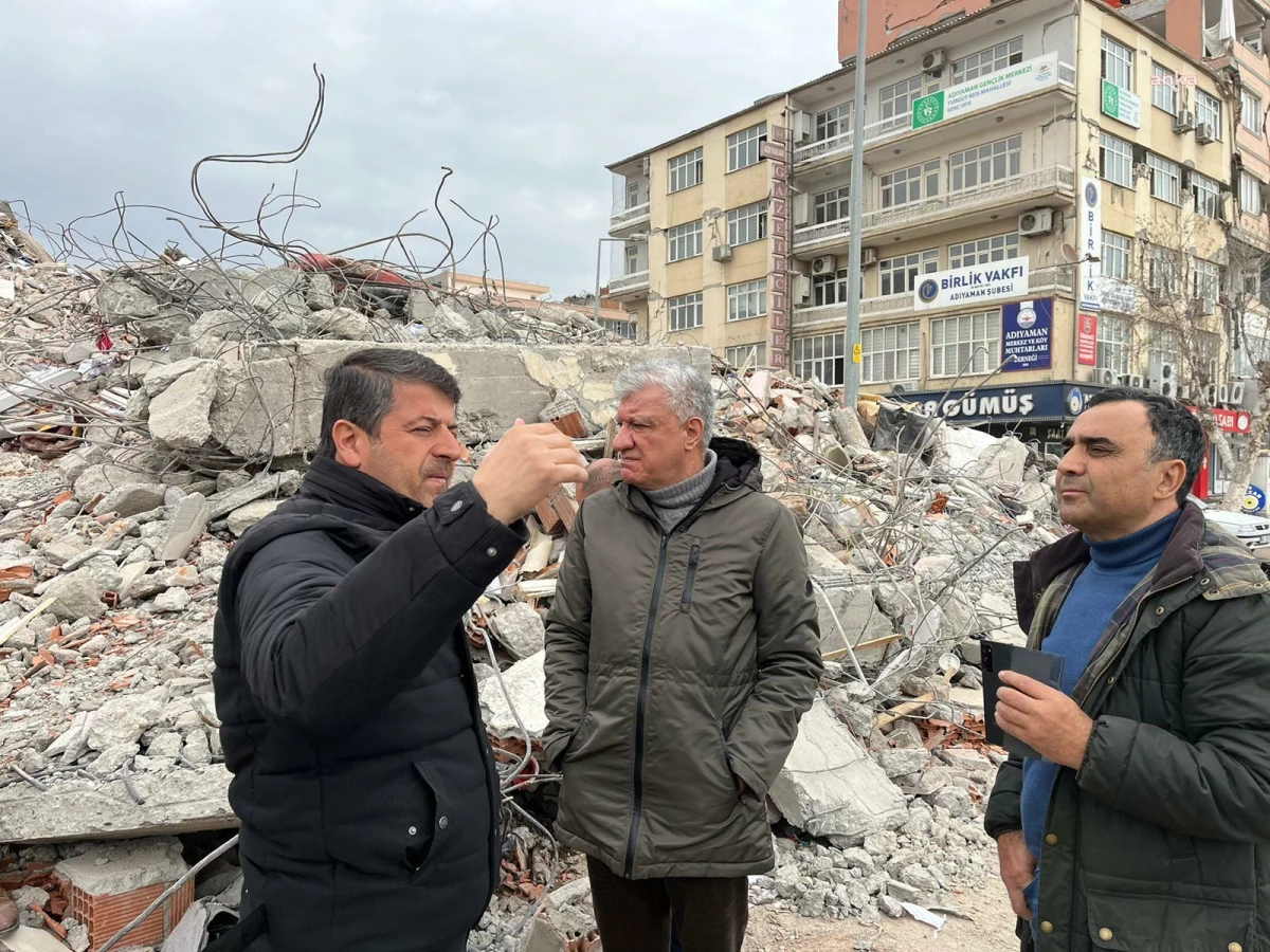 Narlıdere Belediye Başkanı Engin, Deprem Bölgesinde: "Barınma Sorununun Bir An Önce Çözülmesi Gerekiyor"