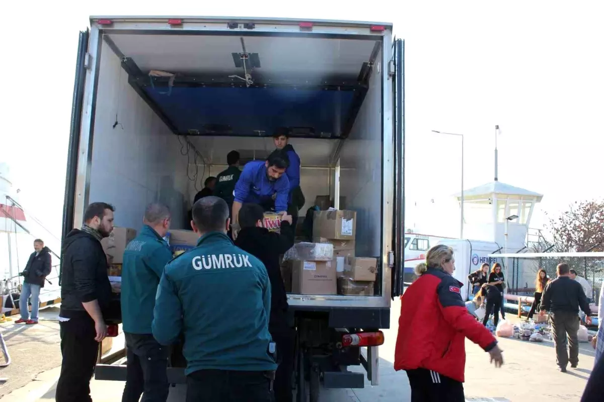 Rodos, depremzedeler için üçüncü kez feribot dolusu yardım yolladı