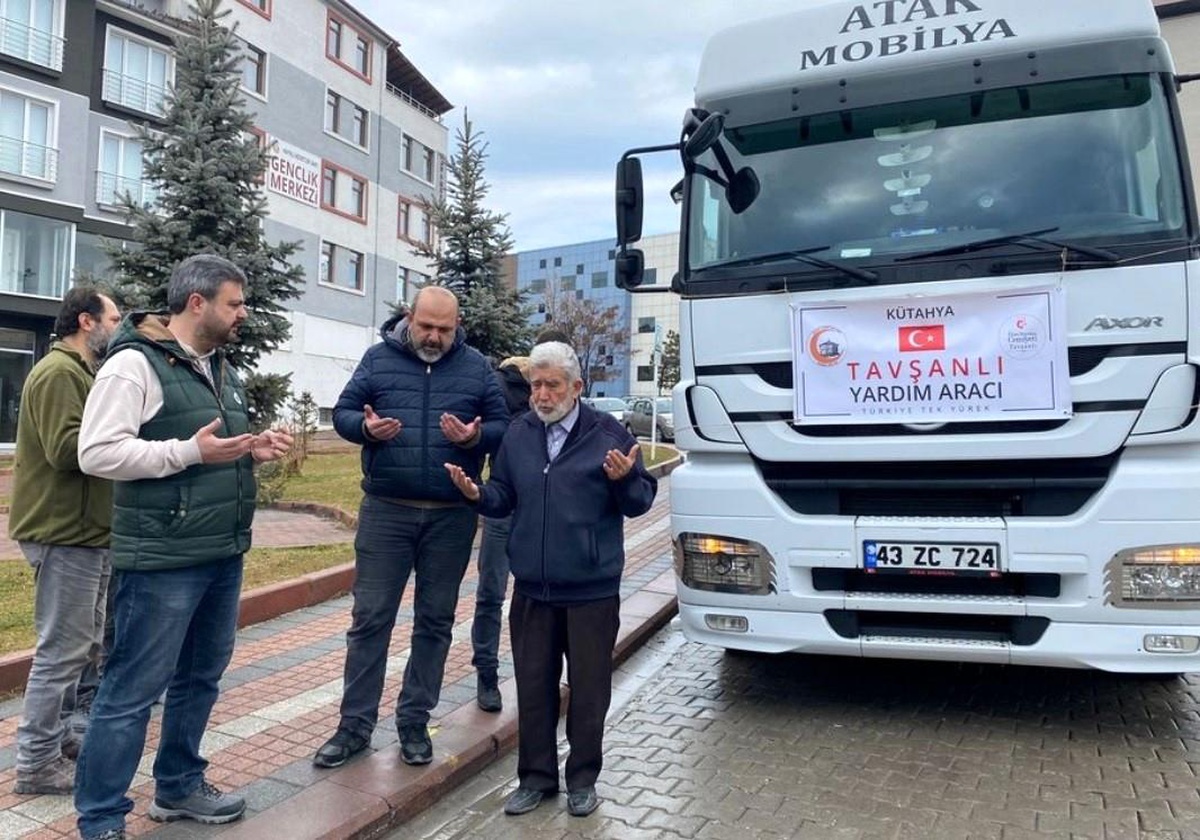 Tavşanlı\'dan deprem bölgesine 27 ton kömür gönderildi