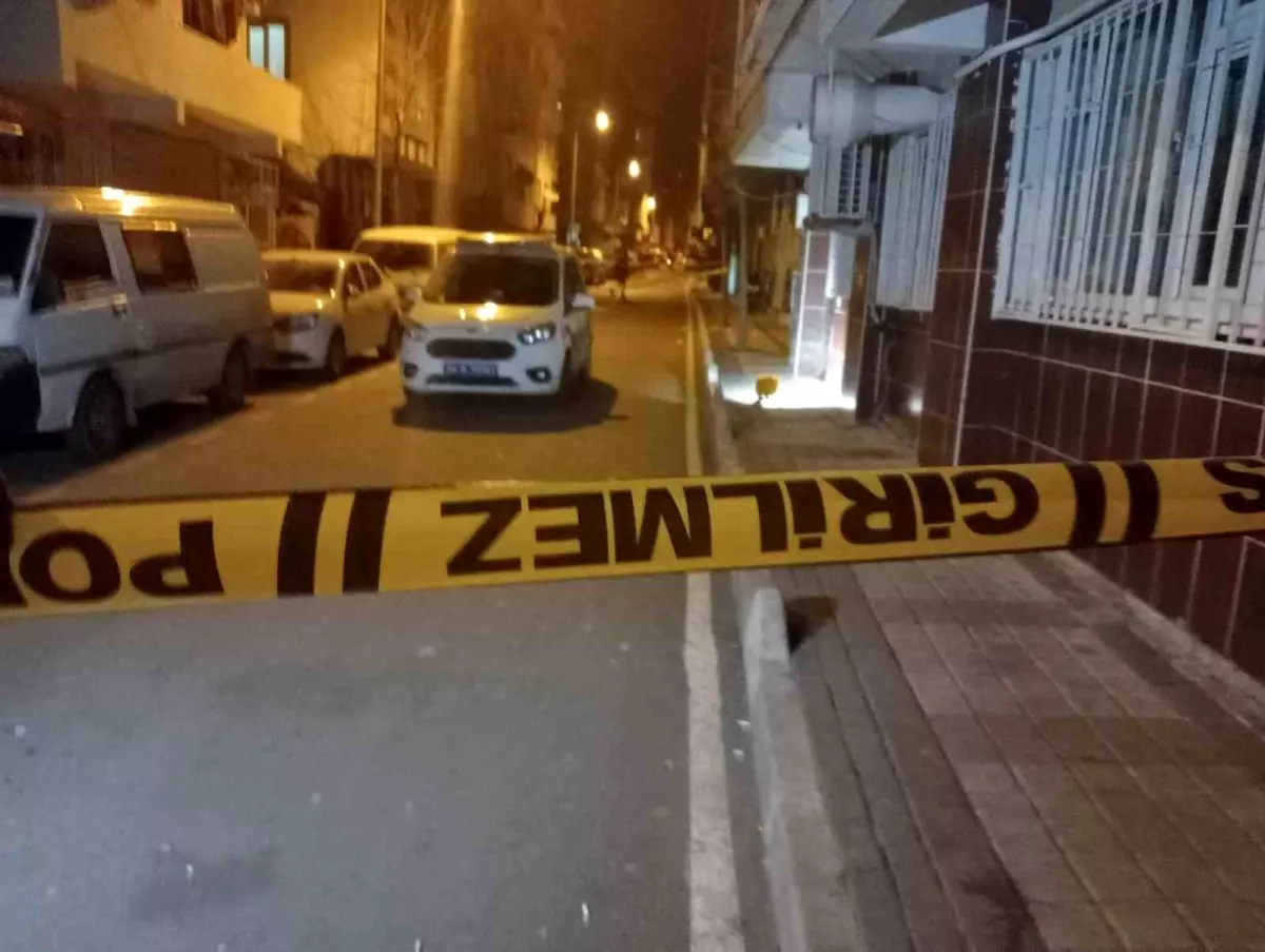 Bağcılar'da silahlı kavga: 2 yaralı