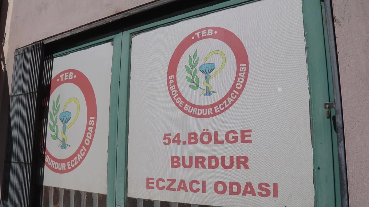 Burdur\'dan 25 Gönüllü Eczacı Deprem Bölgesine İlaç Götürecek
