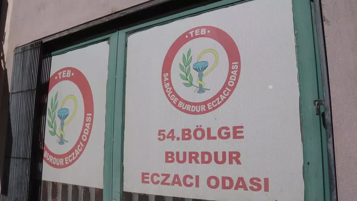 Burdur\'dan 25 Gönüllü Eczacı Deprem Bölgesine İlaç Götürecek