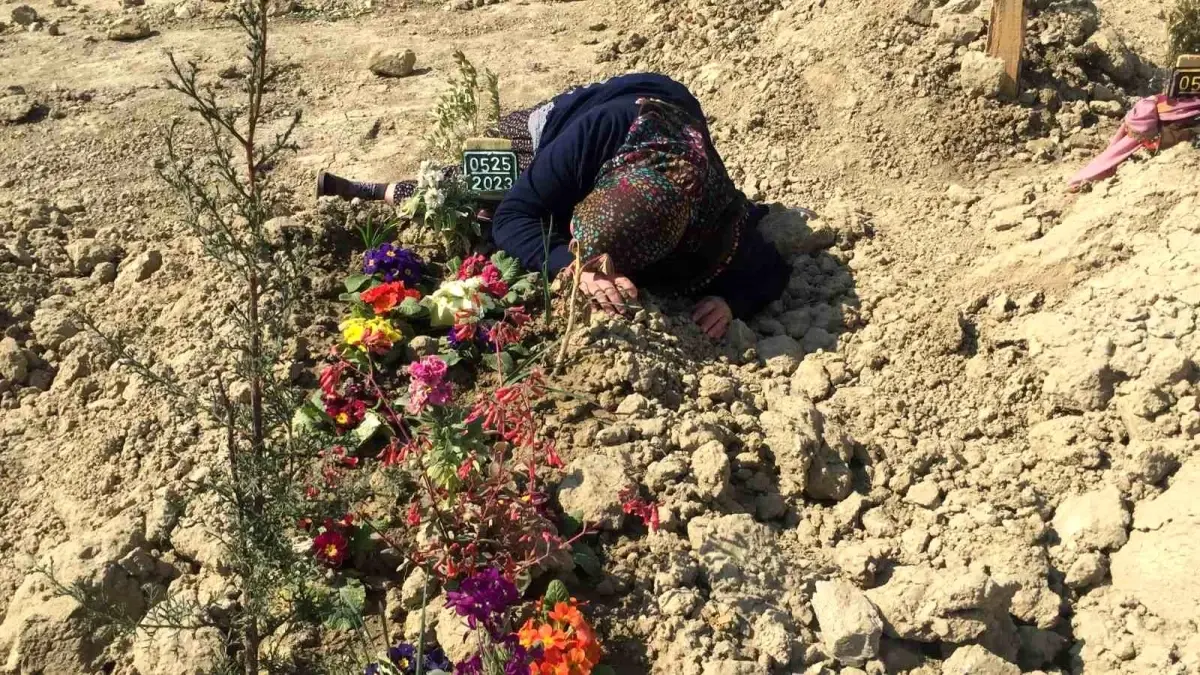 Depremde ailesini kaybeden annenin feryadı yürekleri dağladı