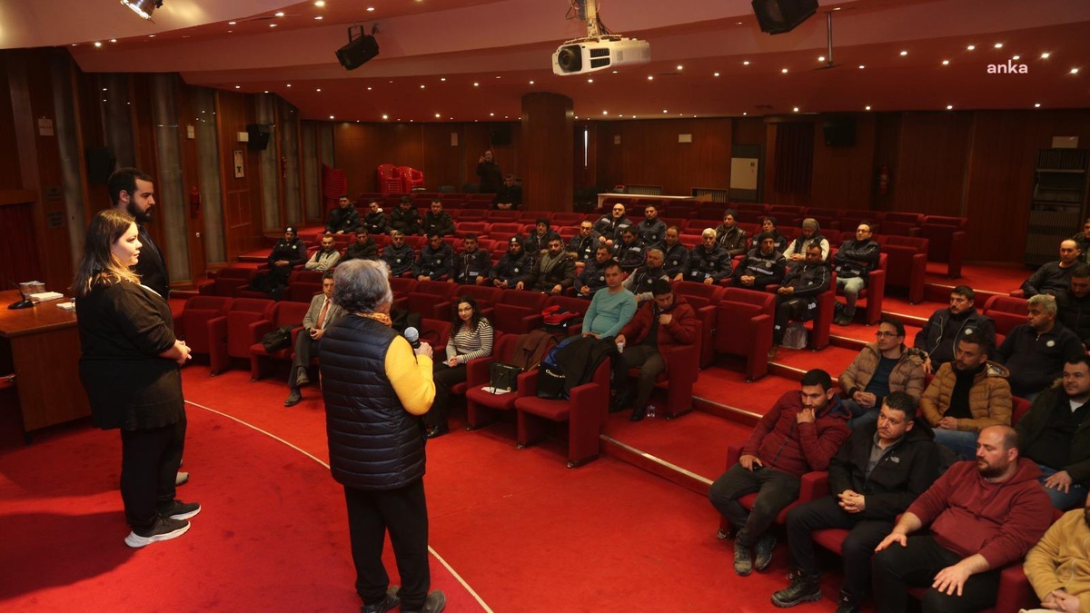 Eskişehir Büyükşehir, Afet Bölgesinden Dönen Personel ile Saha Değerlendirme Toplantısı Yaptı