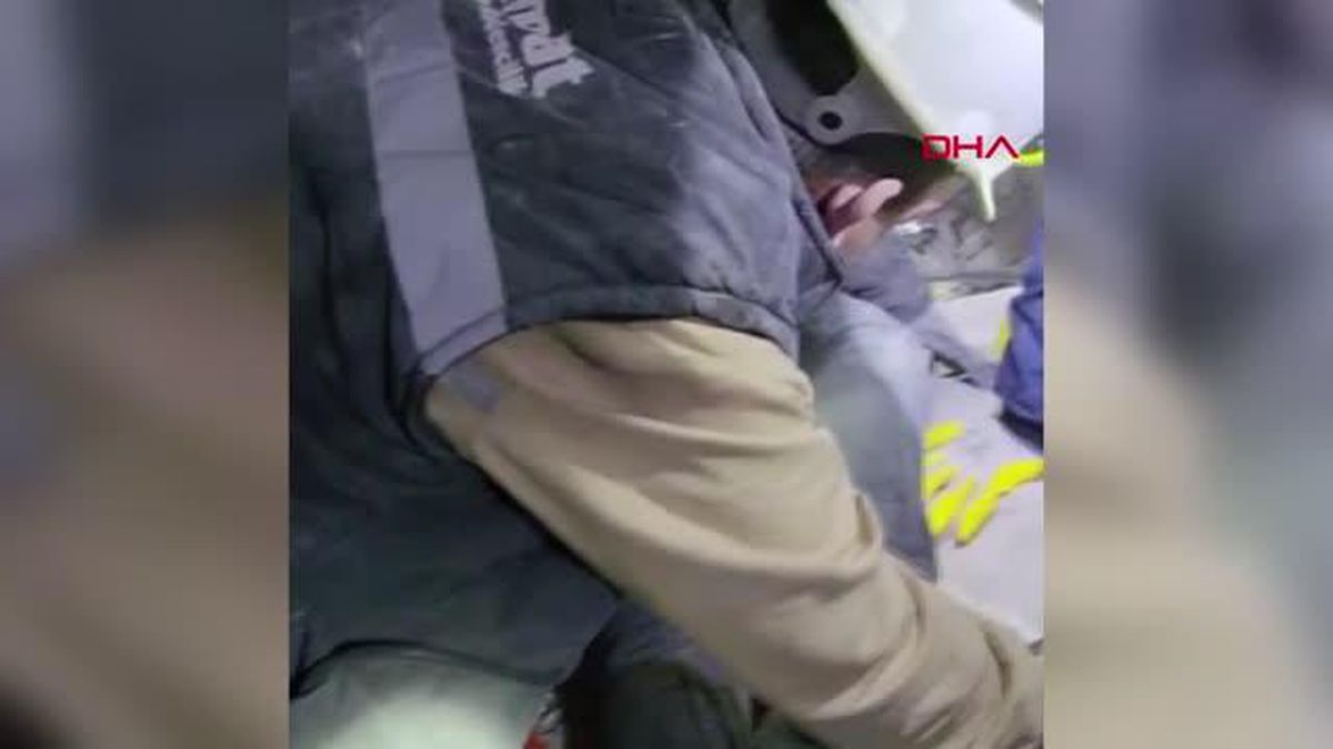 Enkaz altından kurtarılan İkranur ilk olarak, 'LGS olacak mı?' diye sormuş