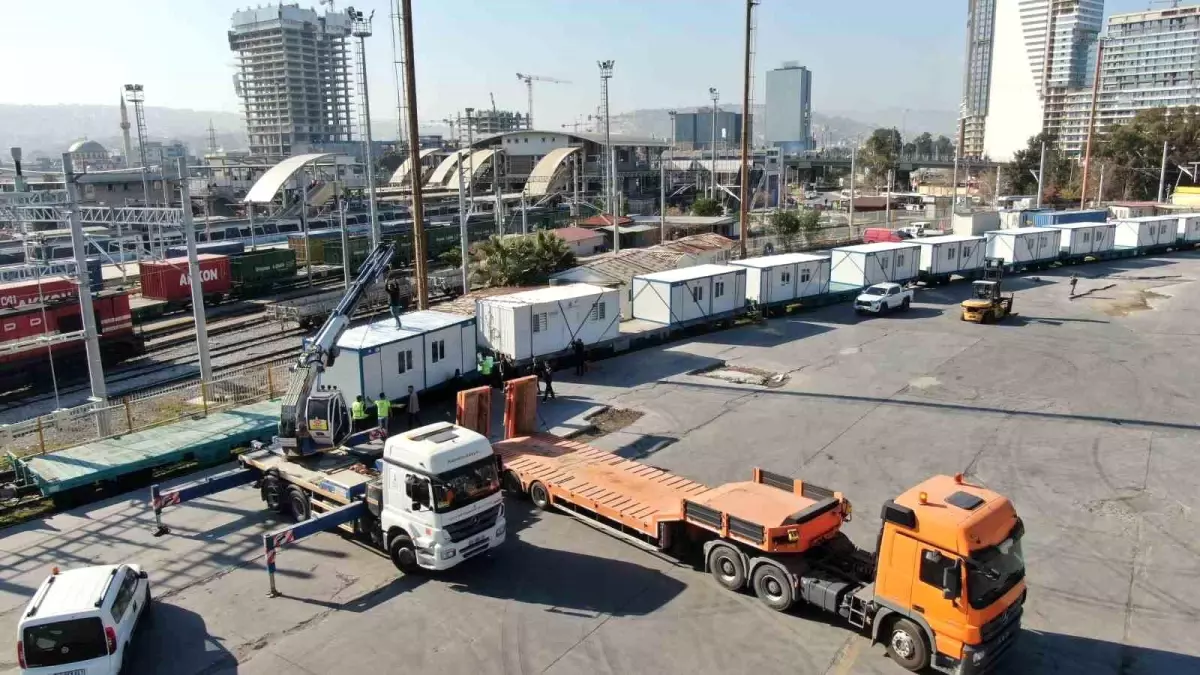 İzmir iş dünyasından konteyner seferberliği