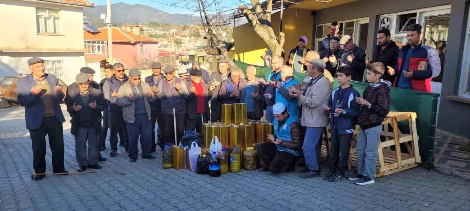 Kendi ürettikleri zeytinyağlarını depremzedelere gönderdiler