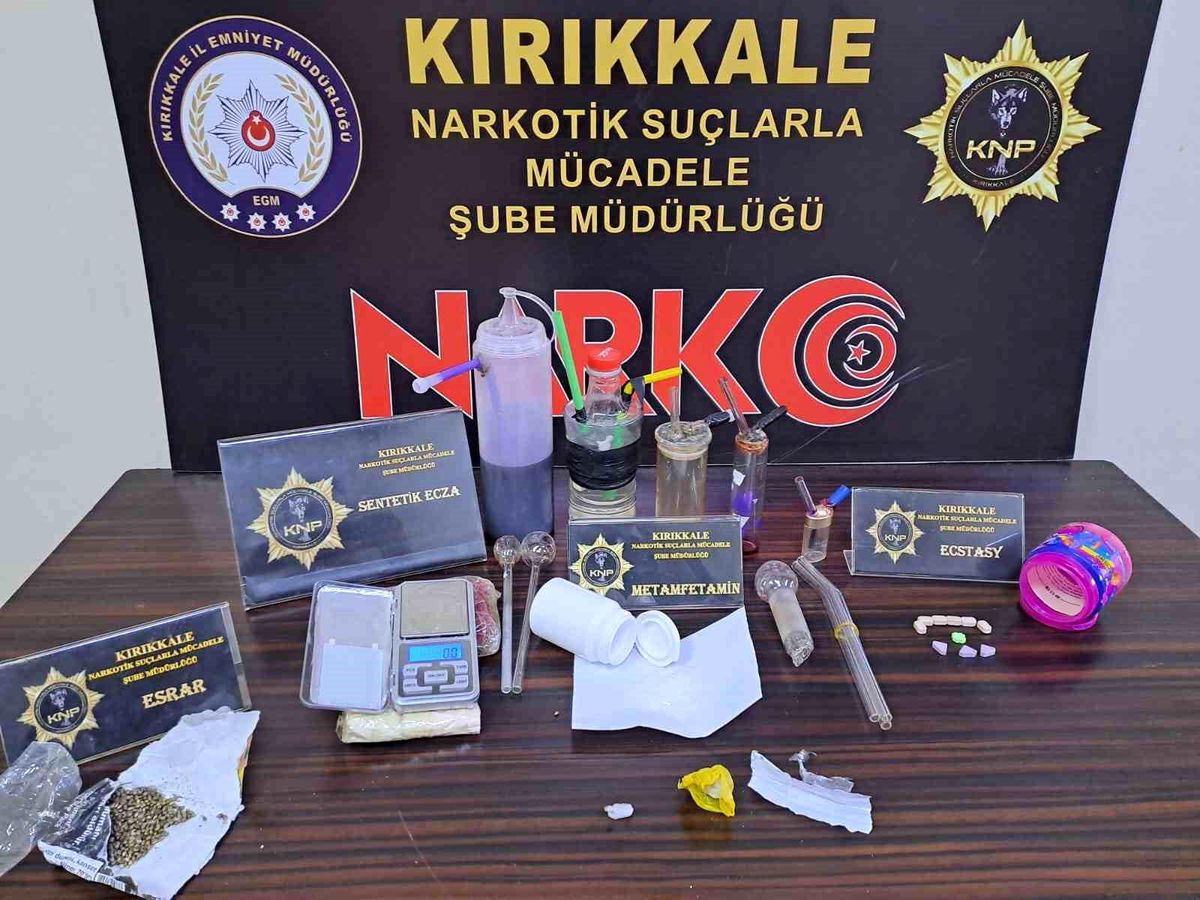 Kırıkkale\'de uyuşturucu ticareti yapan 2 şüpheli tutuklandı