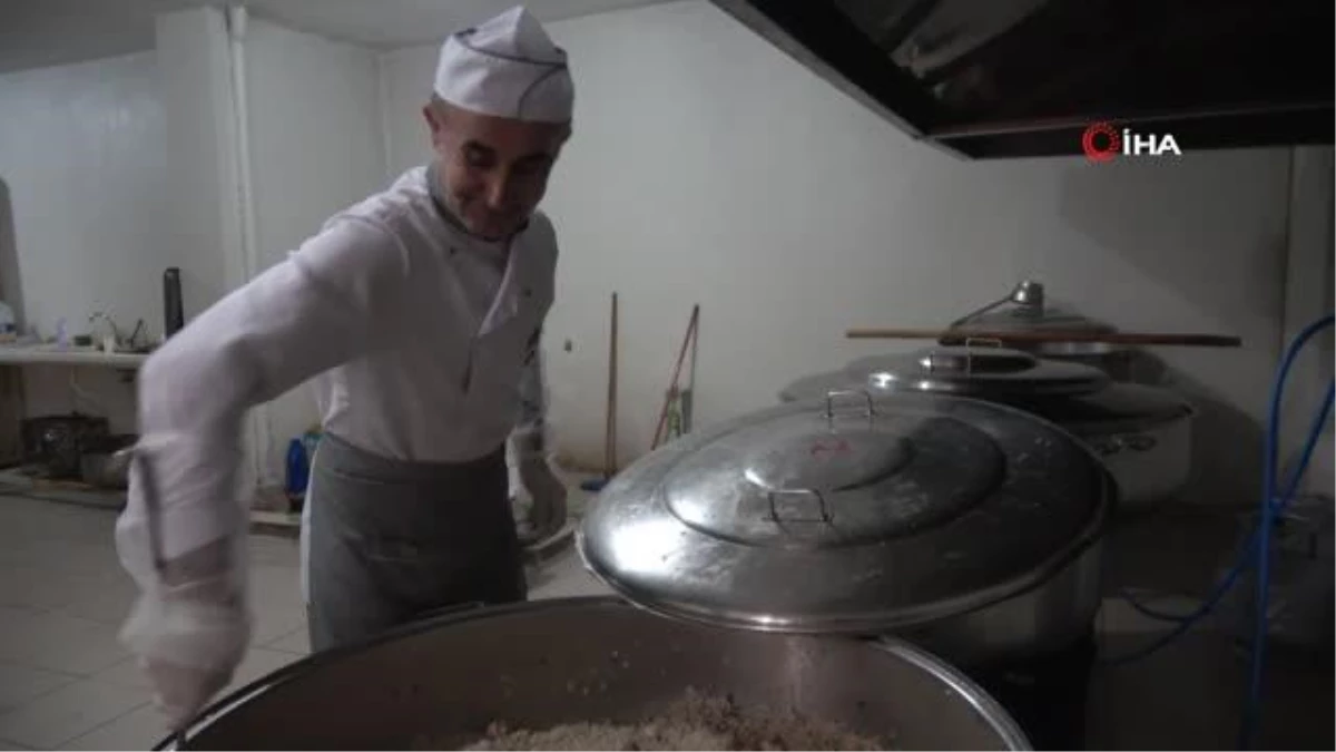 Mardin\'de kazan kazan yemekler depremzedeler için hazırlanıyor