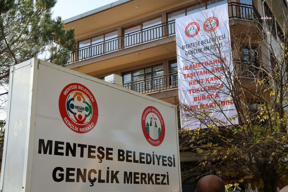 Menteşe Belediyesi\'nden İlçedeki Depremzedelere Çamaşırhane ve Duş Hizmeti