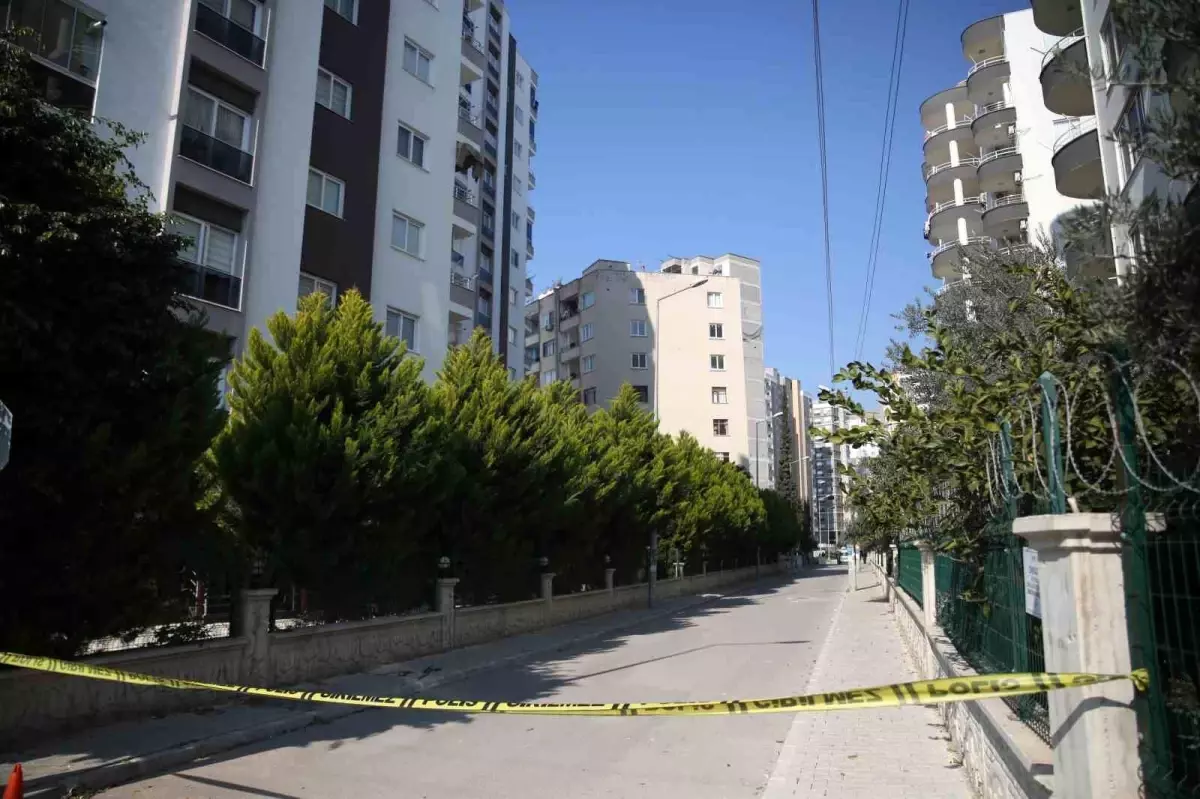 Mersin\'de depremden etkilenen 3 bina boşaltıldı