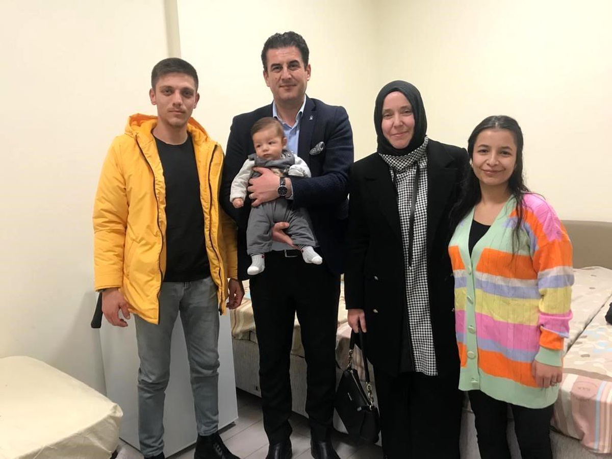AK Partili Güngör, Denizli\'ye gelen depremzedelerle buluştu