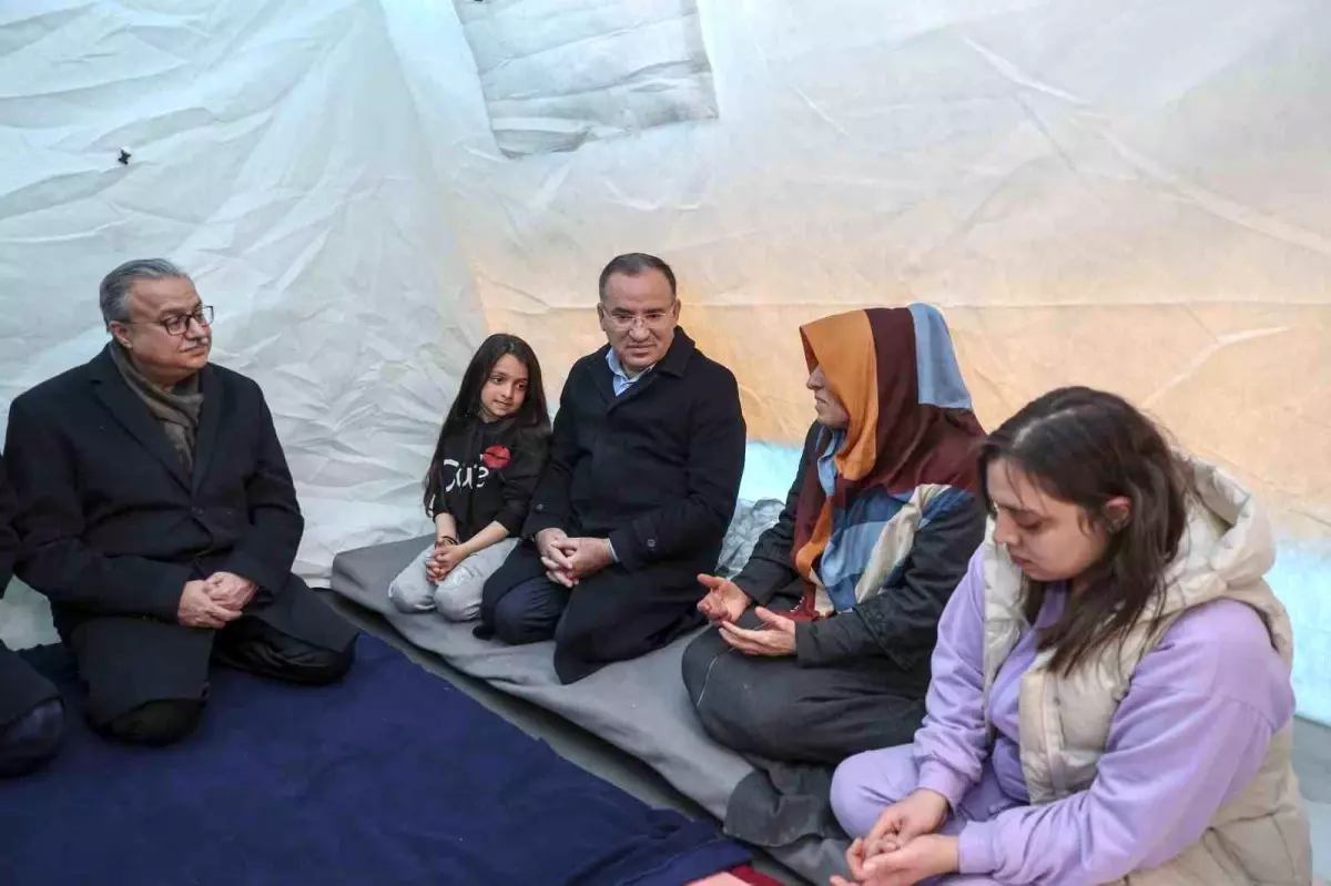 Bakan Bozdağ: "\'Kızılay nerede, ne yapıyor?\' diyenler Diyarbakır\'a gelirlerse Kızılay\'ı göreceklerdir"