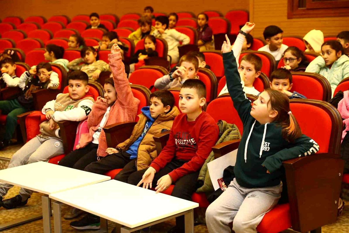 Çocuklara deprem bilinci dersi