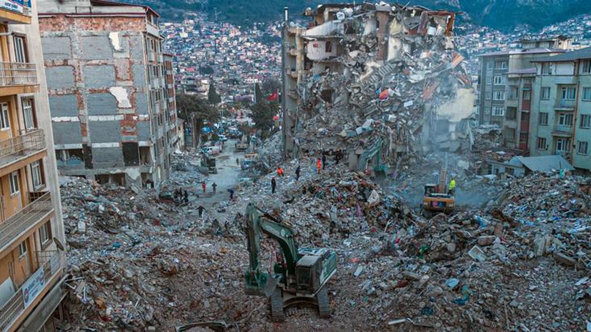 Deprem bölgesiyle ilgili yeni kararlar Resmi Gazete'de! Tüm prefabrik ve konteynerlerde KDV yüzde 1 oldu