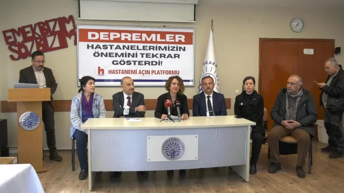 Depremde Yıkılan Hastaneleri Anımsatan "Hastanemi Açın Platformu": "Kapatılan Hastaneler Açılsın"