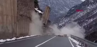 İstinat duvarının heyelanla çökme anı kamerada