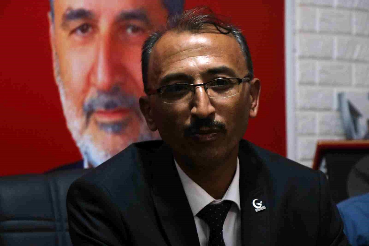 Milli Yol Partili Göçmen: " Acı tabloyu deprem sabahında gördük"