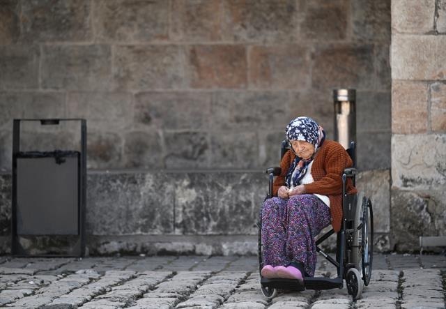 Mimar Sinan'ın inşa ettiği külliye depremzedelere sıcak yuva oldu