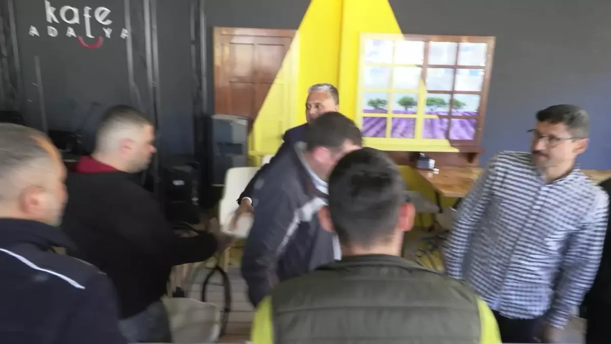 Muratpaşa Belediye Başkanı Uysal: İhtiyaç Devam Ettiği Sürece Hem Deprem Bölgesinde Hem de Antalya\'da Çalışmaya Devam Edeceğiz