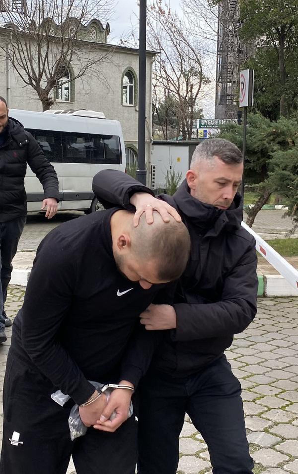 Otomobilde uyuşturucuyla yakalanan şüpheli tutuklandı