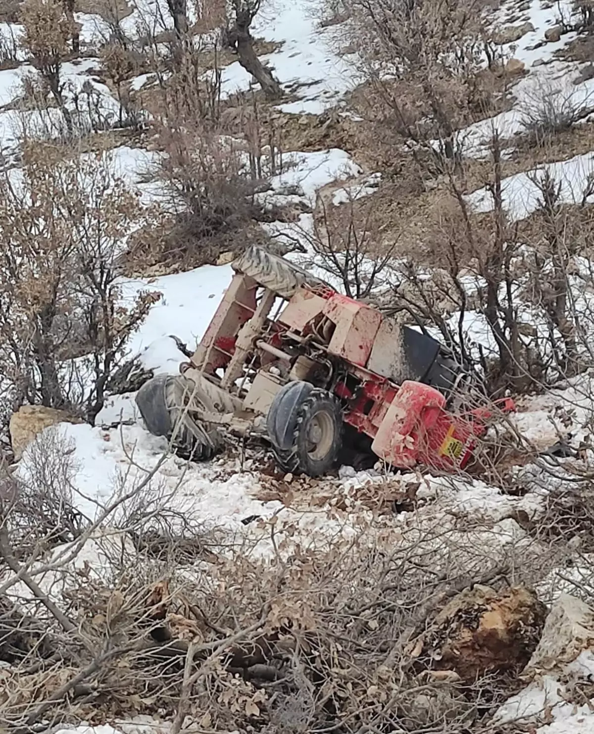 Siirt\'te iş makinesi devrildi: 1 ölü