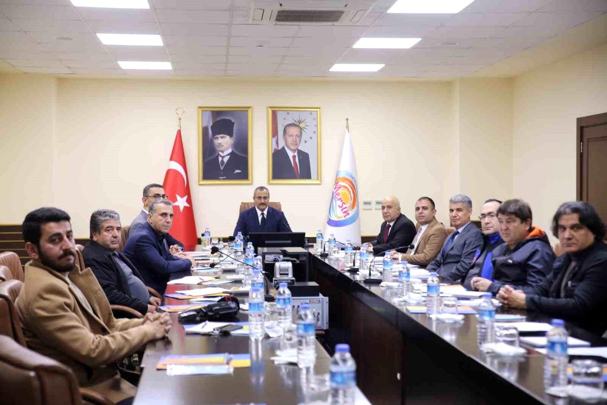 Vali Vekili Sarıfakıoğulları: "Mersin\'e deprem bölgesinden 180 bin kişi geldi"