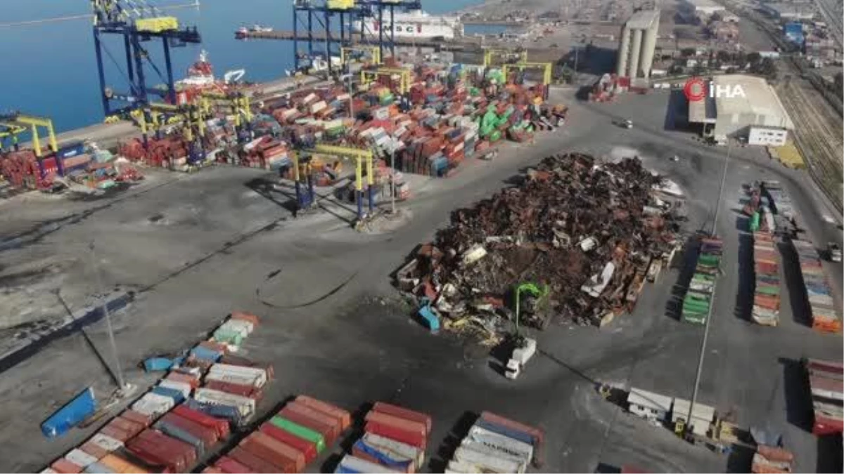 Yangının ardından İskenderun Limanı\'ndaki ayrıştırma çalışmaları görüntülendi
