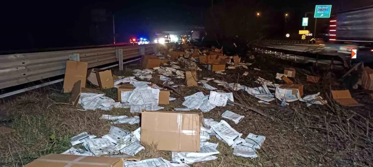 Yardım malzemeleri taşıyan tır kaza yaptı