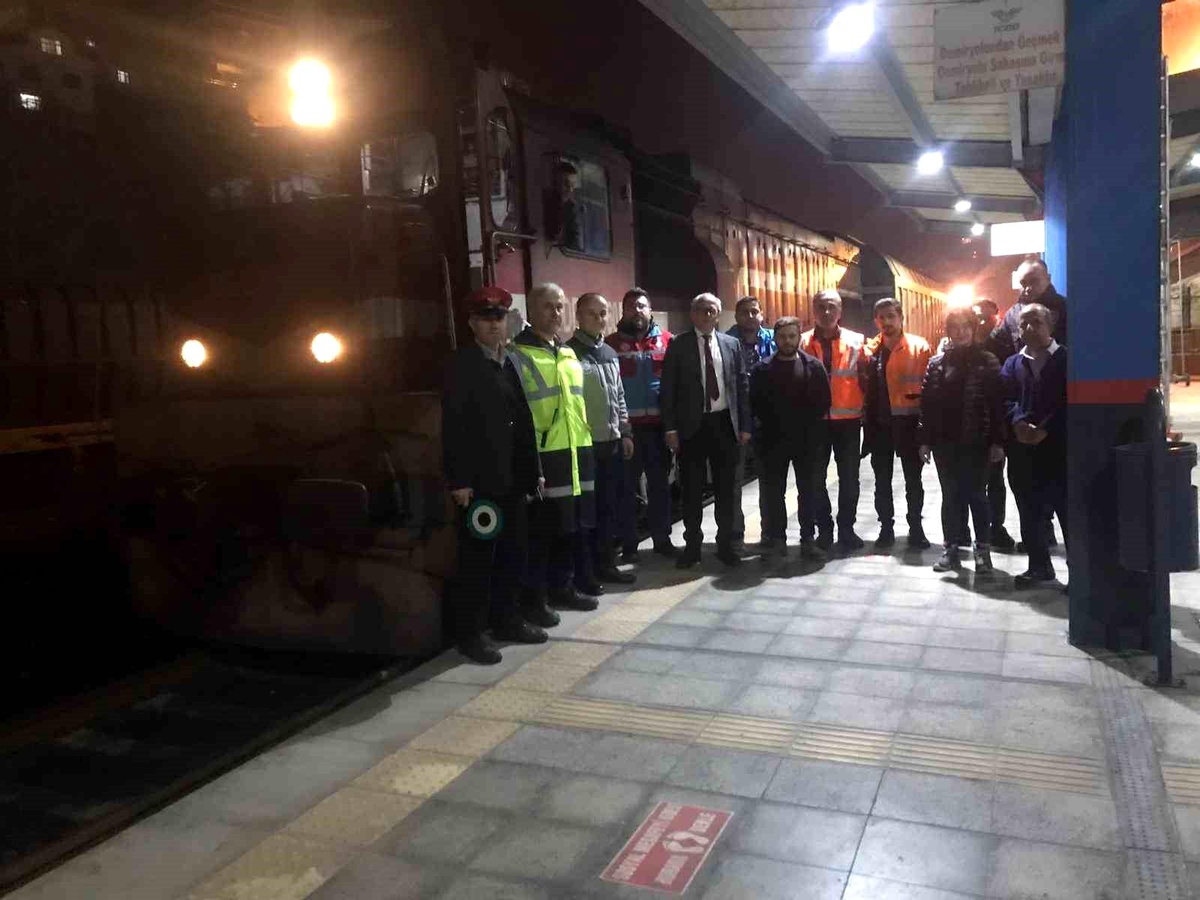 Zonguldak\'tan deprem bölgesine yardımlar sürüyor