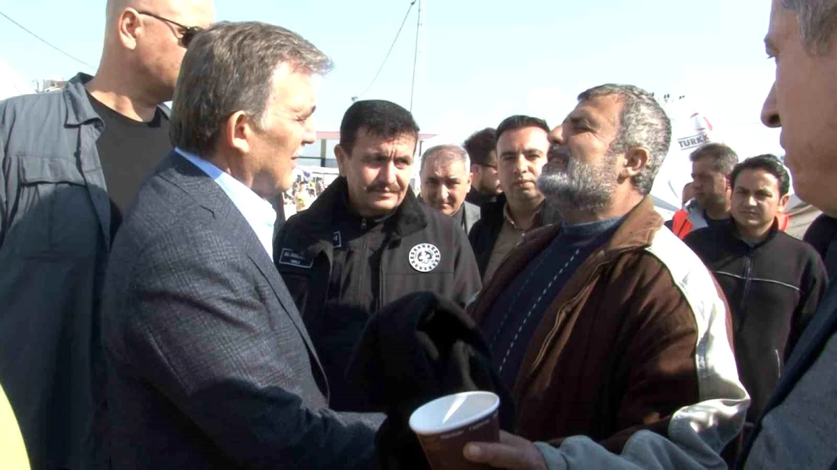 11. Cumhurbaşkanı Abdullah Gül deprem bölgesi Hatay\'da