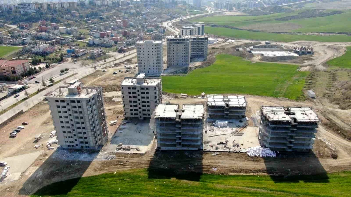 Adana\'da yapımı devam eden inşaatlar durduruldu