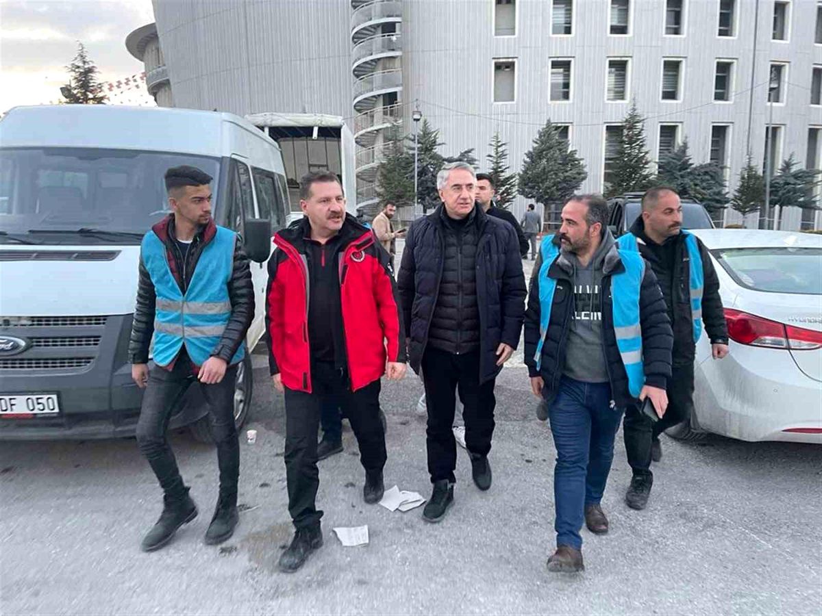 Başkan Yılmaz, Malatya\'da ayak basmadık yer bırakmadı