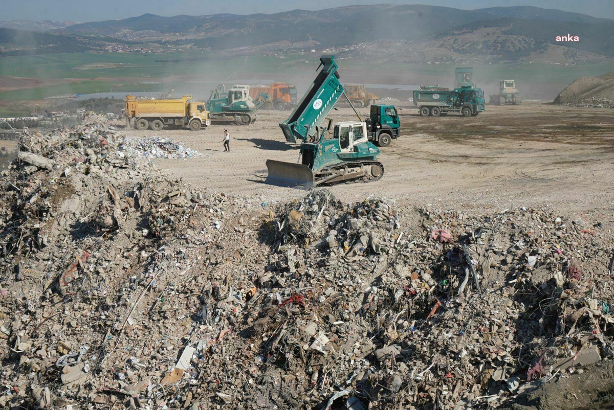 Deprem Bölgelerindeki Yeni Yerleşme ve Yapılaşmaya İlişkin Usul ve Esaslar Belirlendi