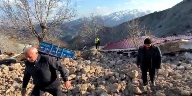 Deprem bölgesi Malatya'da, heyelan bir mezrayı yuttu