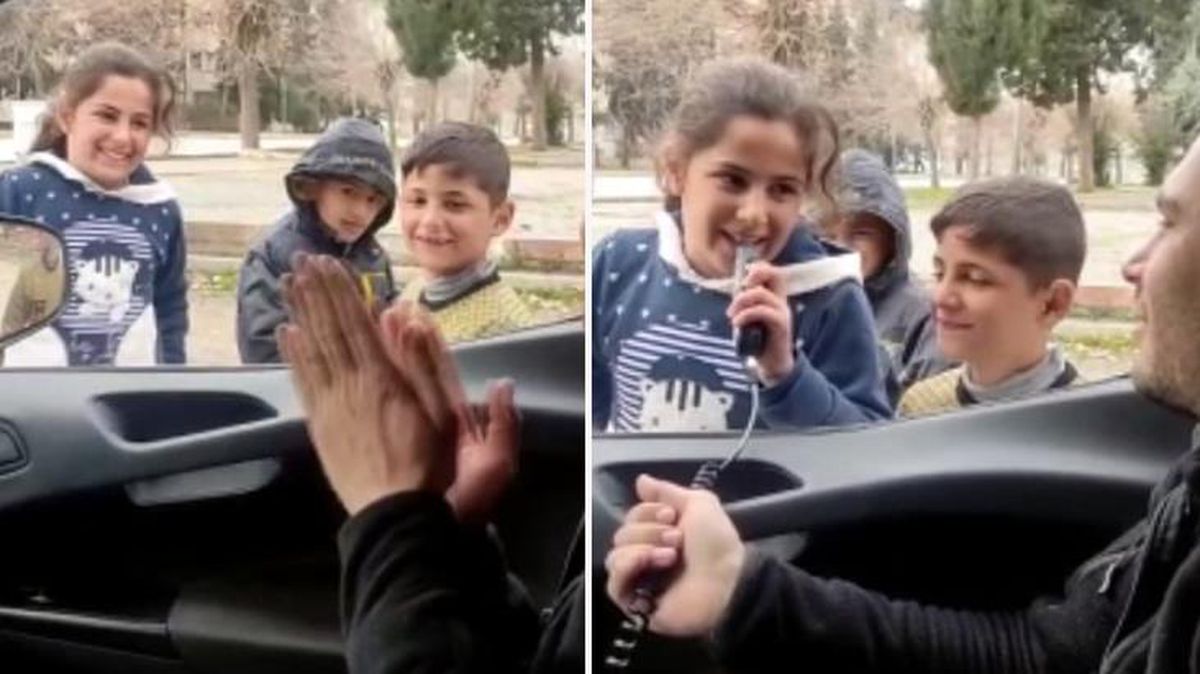 Depremzede çocuğun polis otosundaki megafondan söylediği şarkı duygulandırdı