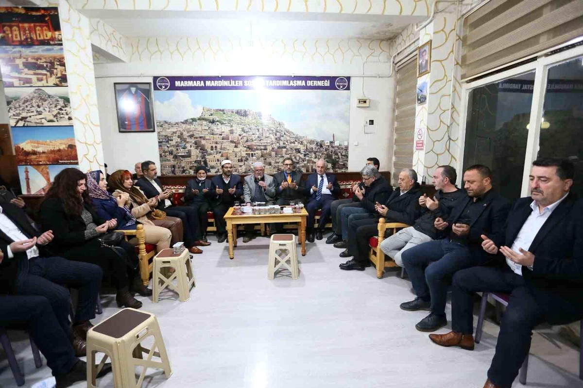 Derince\'de depremde hayatını kaybeden vatandaşlar için mevlit okutuldu