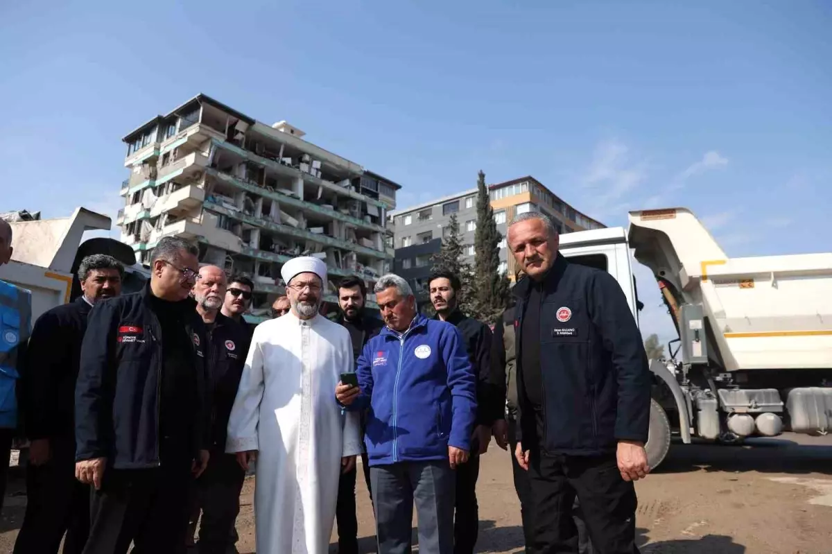 Diyanet İşleri Başkanı Erbaş, Hatay\'da incelemelerde bulundu