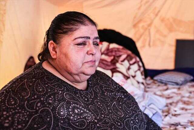 Hatay'da 200 kilogram ağırlığındaki kadın üç büyük depreme de evinde yakalandı Hatay'da 200 kilogram ağırlığındaki kadın üç büyük depreme de evinde yakalandı