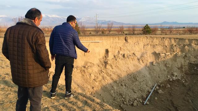 Konya'da iki fay arasında 37 metre çapında obruk oluştu