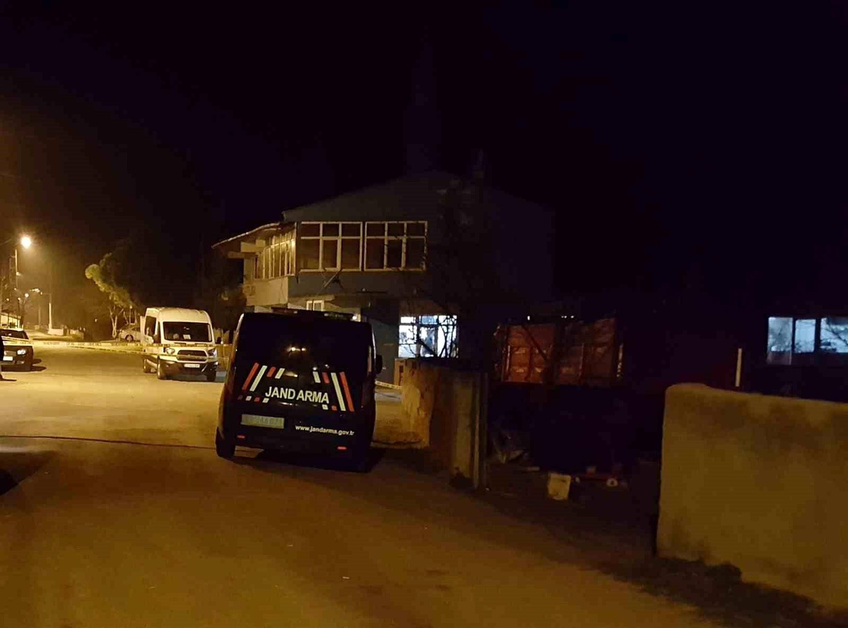 Köy muhtarı ve akrabasını öldüren şüpheli yakalandı